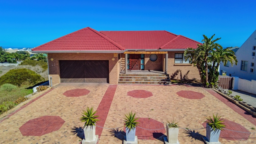 4 Bedroom Property for Sale in Pearl Bay Western Cape
